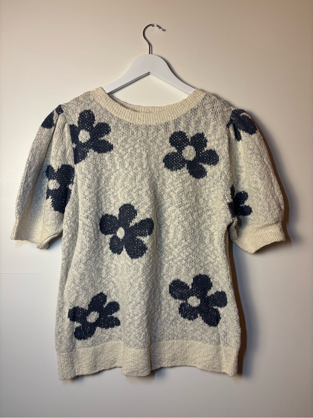 Sonoma Cream Knit Crewneck Sweater with Navy Floral Motif, size XL
